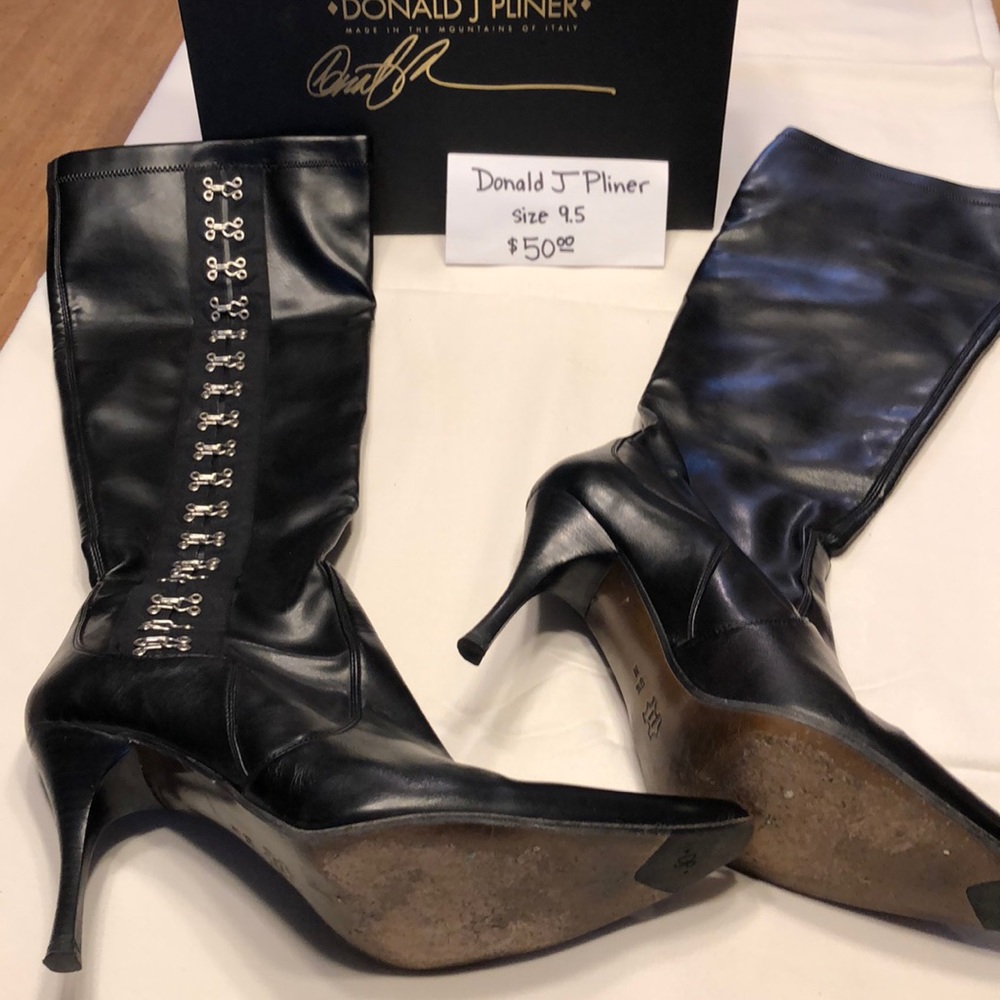 Donald J Pliner Calf Stretch boots Size 9.5